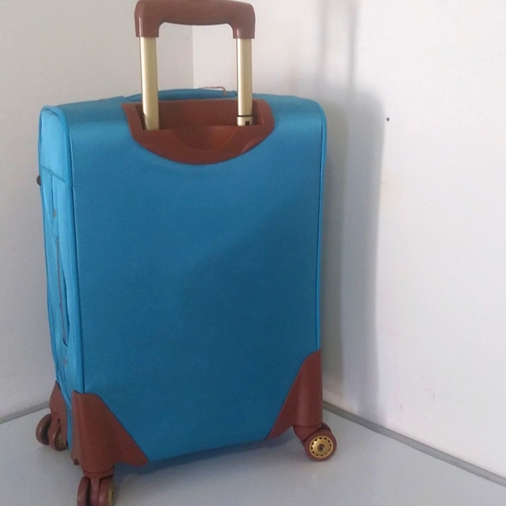 Softside, 24 Inch 8 Wheel Spinner Checked Bag, Light Blue.